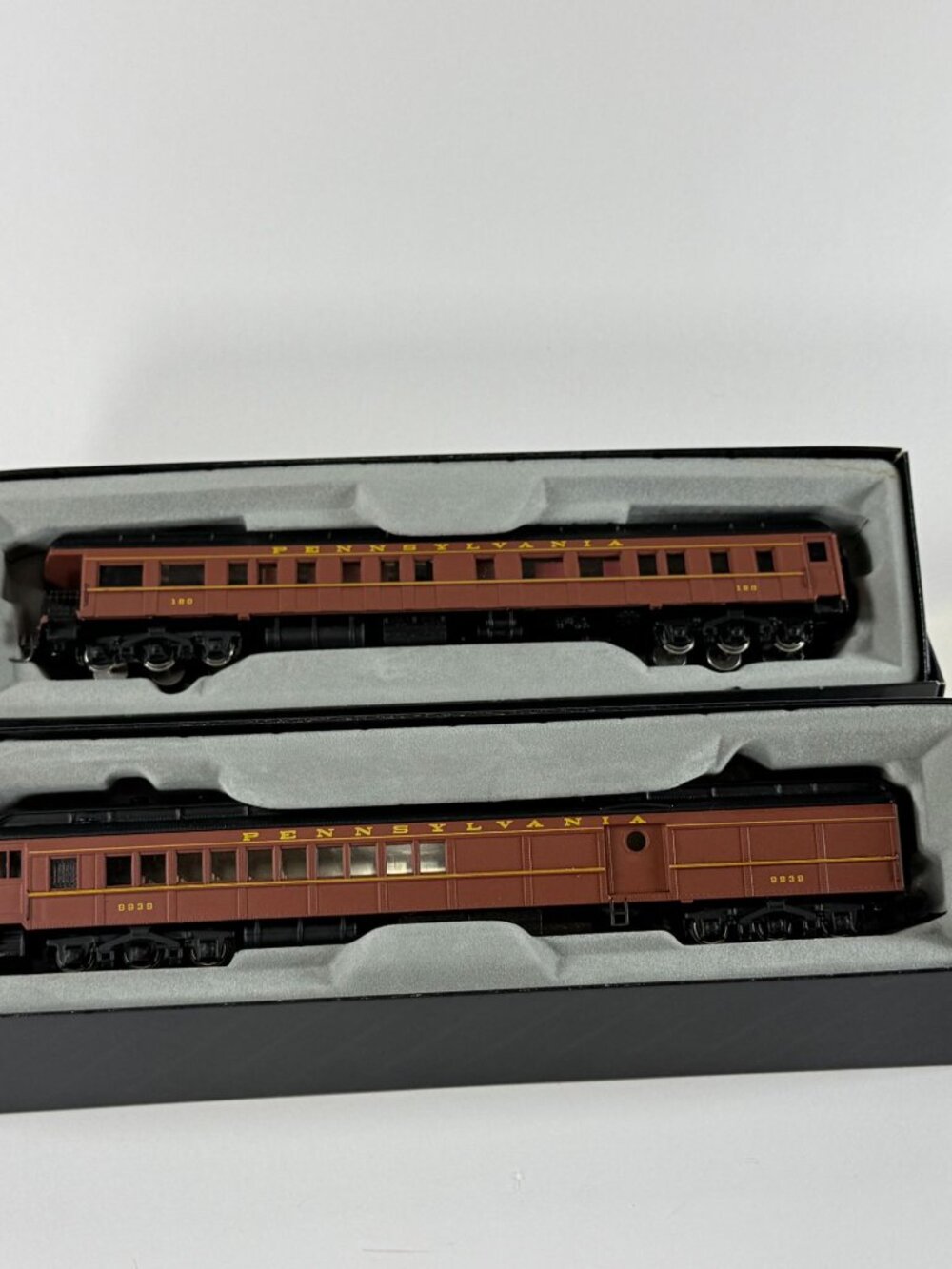 Spectrum Bachmann 2 HO Pennsylvania Cars 9939 & 180 Observation Combine